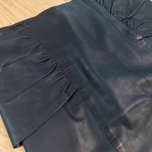 Navy Blue leather skirt made in Paris size 38 - Picture 2 of 4